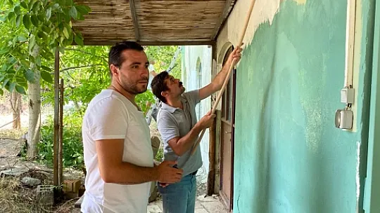 CHP'Lİ DEMİR, GENÇLERLE CAMİ BOYADI