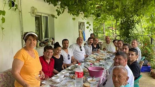 CHP'Lİ DEMİR, GENÇLERLE CAMİ BOYADI