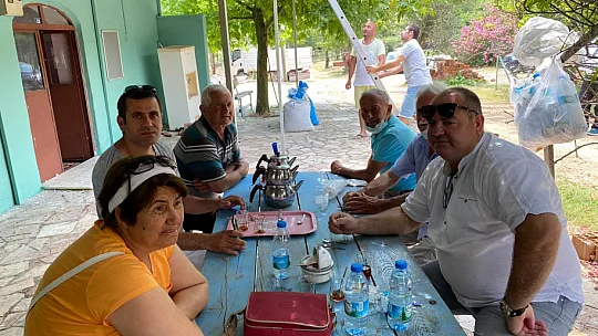 CHP'Lİ DEMİR, GENÇLERLE CAMİ BOYADI