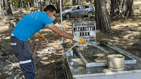 17 Şehidimizin Mezarlıklarında Temizlik Ve Bakım İşlemi Yapıldı