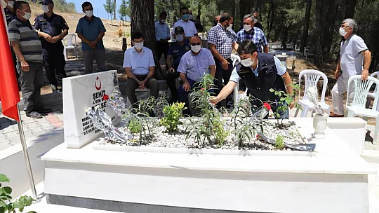 SEYDİKEMER'DE ŞEHİDE SAYGI ZİYARETİ