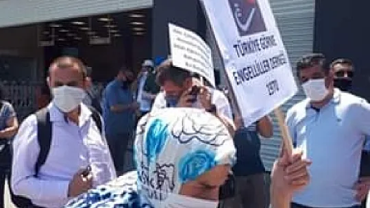 'Hukuka aykırı olarak askıya alınmıştır'