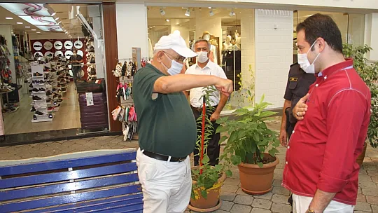 Fethiye'de maske ve sosyal mesafe denetimi