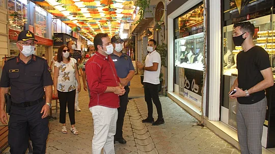 Fethiye'de maske ve sosyal mesafe denetimi