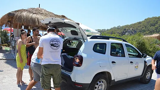 MİSİNA YUTAN YEŞİL DENİZ KAPLUMBAĞASINA OPERASYON