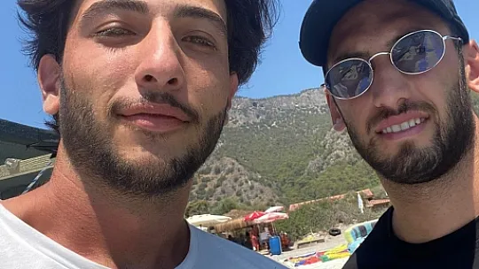 HAKAN ÇALHANOĞLU, ÖLÜDENİZ'DE TATİL YAPTI