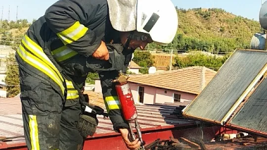 İtfaiyenin zamanında müdahalesi ile söndürüldü