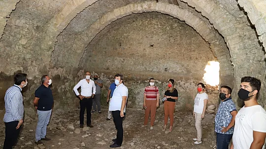 SEYDİKEMER'DE TARİHİ SARNIÇLAR VE HANLAR İNCELENDİ