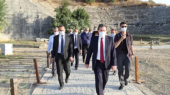 MUĞLA VALİSİ SEYDİKEMER'E HAYRAN KALDI