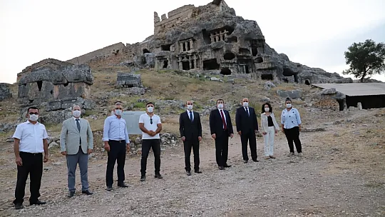 MUĞLA VALİSİ SEYDİKEMER'E HAYRAN KALDI