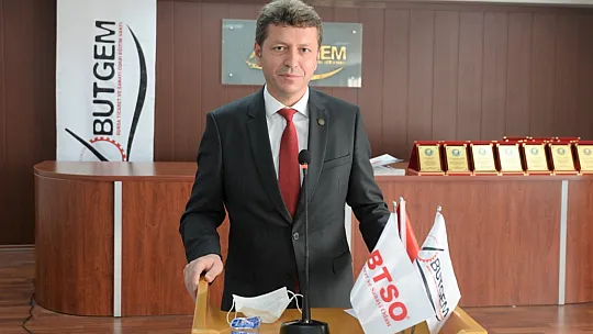 GAZETECİ ADAYLARI SERTİFİKALARINI ALDI