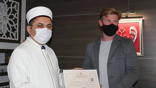 İngiliz Sam Aleksander müslüman olup Sami adını aldı