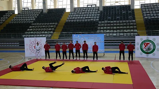 Özel Harekat polisleri eğitimini tamamladı