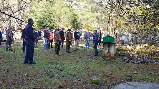 Yüzlerce kez uçtu ama kansere yenildi