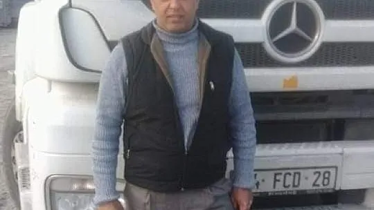 Tır devrildi, sürücüsü yaşamını yitirdi!