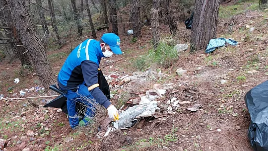 Kayaköy'de 3 ton çöp toplandı