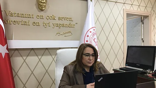Öğrenciler karnelerini evde aldılar