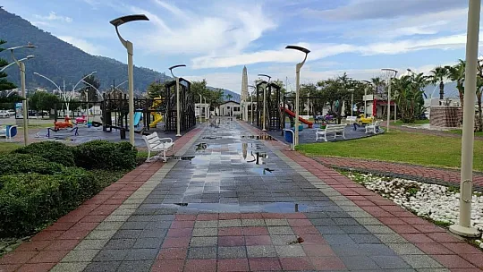 56 saatlik kısıtlamada denize bile girdiler