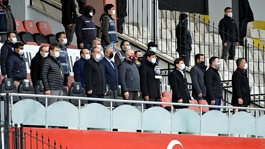 Şimşekler, galibiyeti kaçırdı 1-1