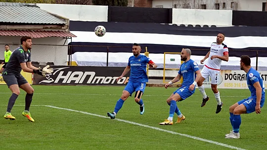 Şimşekler, galibiyeti kaçırdı 1-1