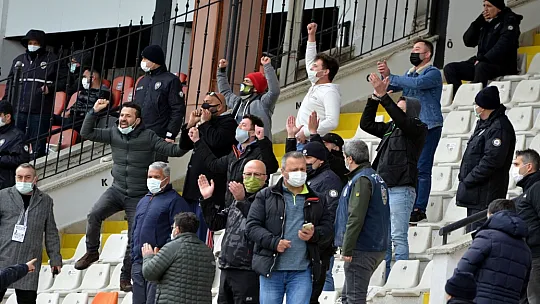 Şimşekler, galibiyeti kaçırdı 1-1
