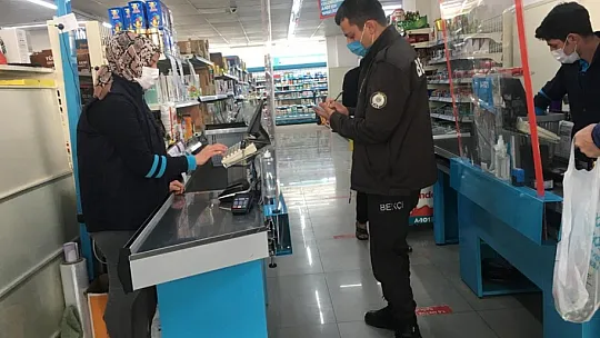 Seydikemer'de kısıtlamaya uymayanlara ceza yağdı