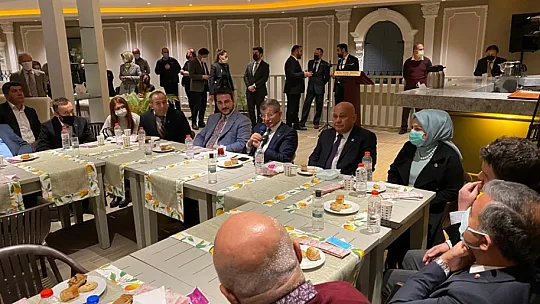 Davutoğlu, STK'ların sorunlarını dinledi