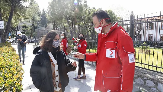 Türk Kızılayı kadınları unutmadı