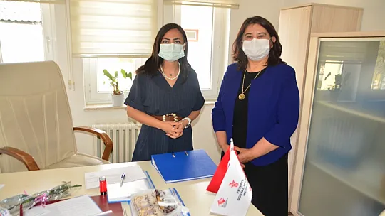 İlçe Başkanı Öztürk emekçi kadınları ziyaret etti