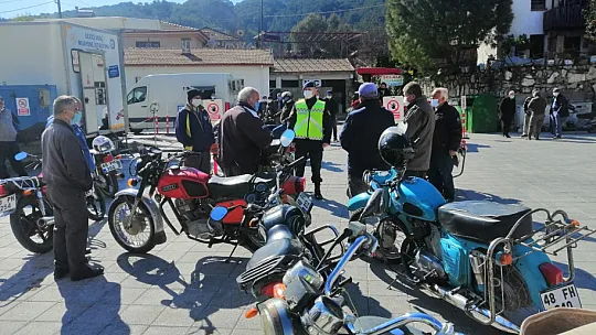 Motosiklet kullanıcılarına güvenli sürüş eğitimi