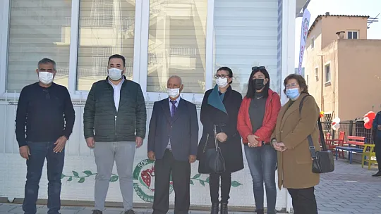 Yardımsever kaptandan engelli öğrencilere forma 