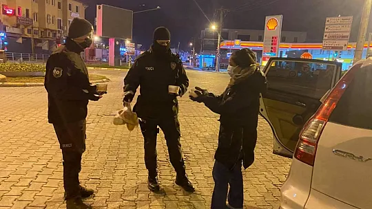 Hayırsever vatandaşlardan sıcak jest 