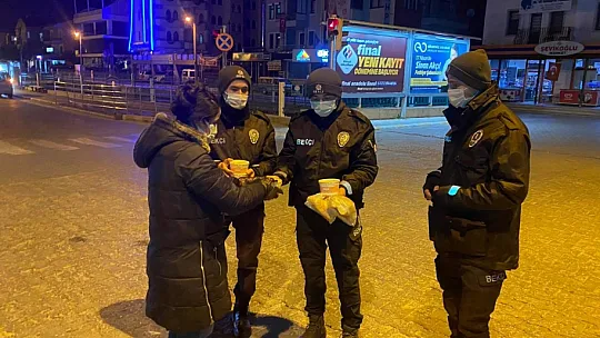 Hayırsever vatandaşlardan sıcak jest 