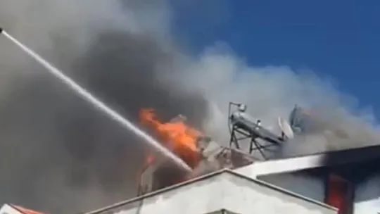 Başkan Sağır'ın ikamet ettiği apartmanda yangın çıktı 