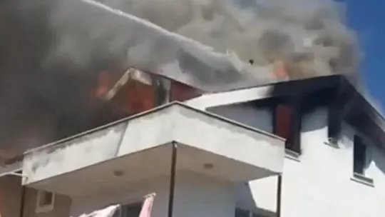 Başkan Sağır'ın ikamet ettiği apartmanda yangın çıktı 