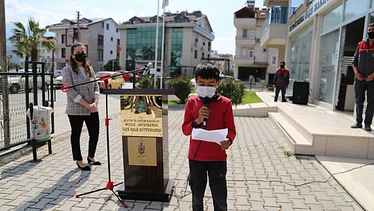 Seydikemer'de kitap kurtları ödüllendirildi