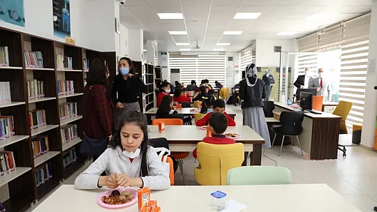 Seydikemer'de kitap kurtları ödüllendirildi