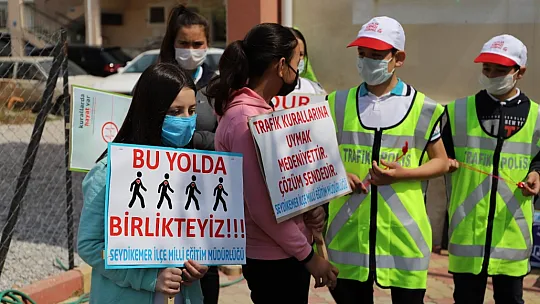 Başkan Otgöz, yaya şeridini kırmızıya boyadı