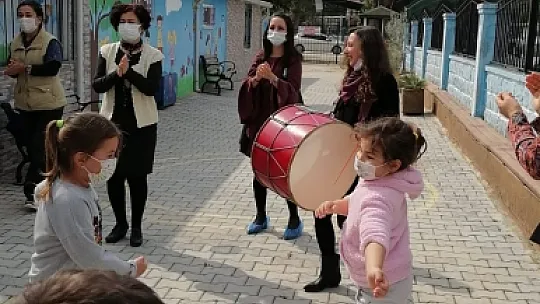 Miniklerden farkındalık etkinlikleri