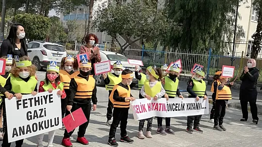 Miniklerden farkındalık etkinlikleri