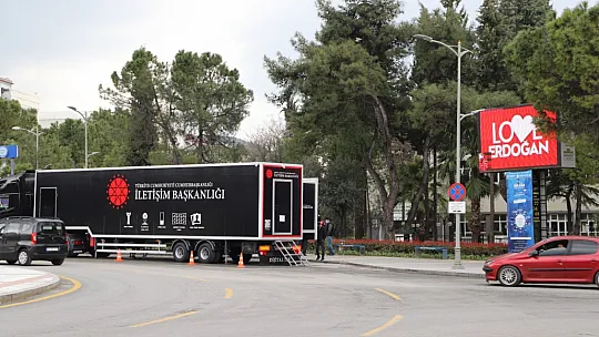 Başkan Otgöz, Dijital Tır'ı ziyaret etti