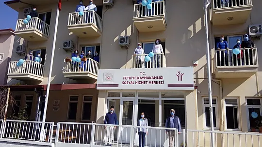 SHM'yi mavi balonlar ile süslediler