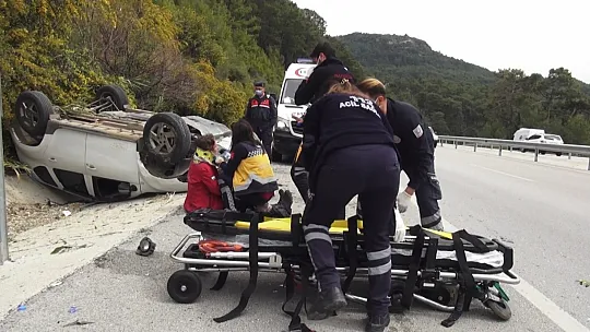 Araç şarampole devrildi:1 yaralı