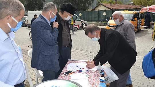 Gelecek Partisi Uygur Türkleri için imza kampanyası düzenlendi 