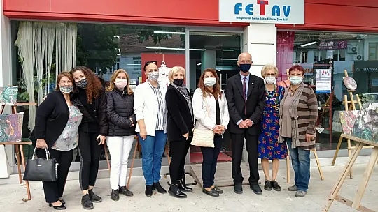 Dinçer, ilk kişisel resim sergisini açtı