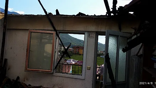 Fethiye'de 2 daire kül oldu