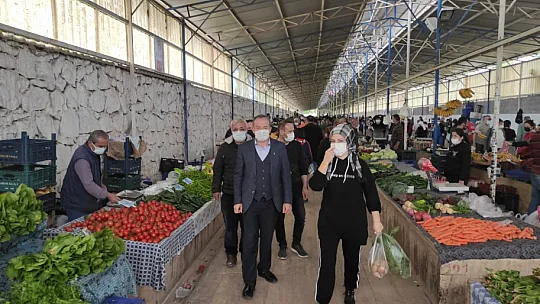 Kansız pazar esnafı ve vatandaşların sorunlarını dinledi 