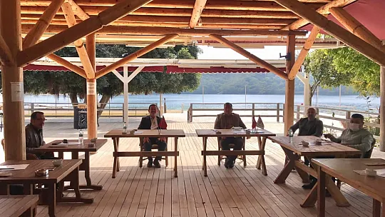 İlçe Başkanı Öztürk turizmcilerin sorunlarını dinledi 