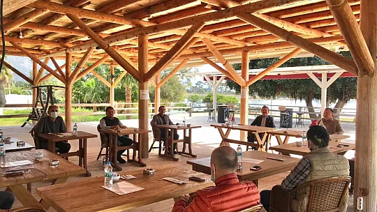 İlçe Başkanı Öztürk turizmcilerin sorunlarını dinledi 