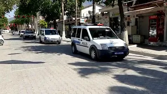 Fethiye'de polislerden 23 Nisan Konvoyu